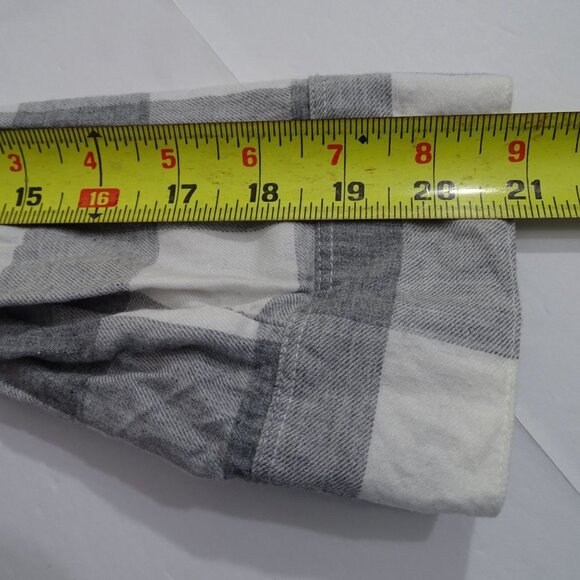 Old Navy Boyfriend Loose Fit Button Up Shirt Women Size XL White Grey Plaid - Picture 10 of 12